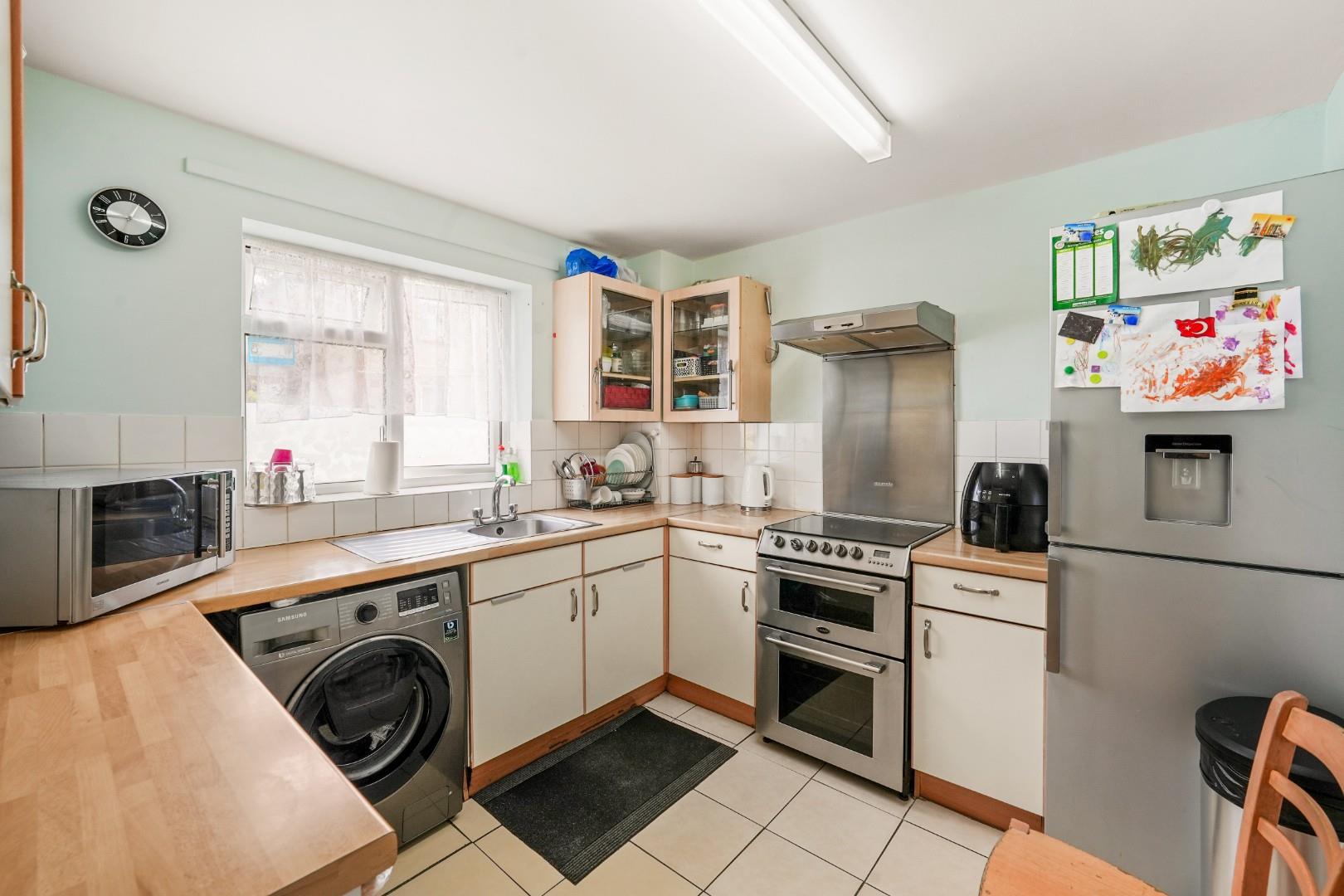 3 Bedroom Semi-Detached House in London For Sale