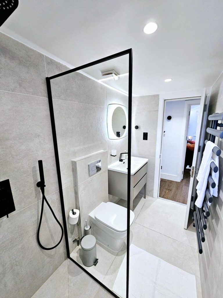 Beautiful 1 Bedroom Apartment in Westminster